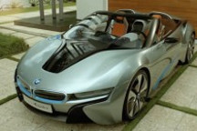 油耗2.7L寶馬i8 Spyder概念環(huán)保車(chē)亮相