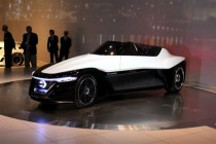 三座設計純電動跑車 日產BladeGlider實車曝光