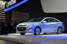 進口索納塔混合動力2013廣州車展發布