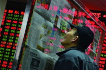 新能源汽车“马力全开” 新能源汽车股逆市上涨