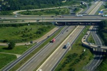 德国计划向外国驾驶员收取过路过桥费