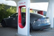 特斯拉在荷蘭建成第二座超級充電站