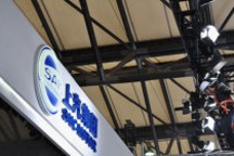 汽车集团前六甲四年不变 众车企慎定新年目标