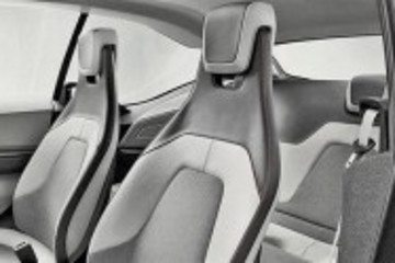 宝马i3中除了碳纤维还有什么？