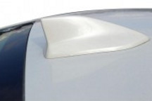 互聯(lián)汽車?yán)顺币I(lǐng)汽車天線設(shè)計(jì)革新