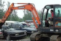 合肥报废首批18辆“黄标车”