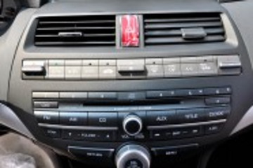 汽车中控台音响应具备哪些特点