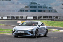 哪吒S上市,搭載天工電池,輔助駕駛標配,起售不到20萬,性價比出色