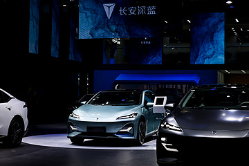 长安深蓝何以后来居上？