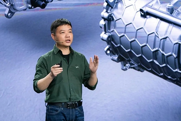 何小鹏，不要再迷之自信了