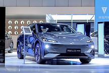 成都車展：深藍SL03煥新，續航1200km，14.59萬起