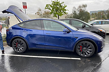 Model Y正式交付细节公开，和Model 3有何不同？它会是特斯拉的iPhone 6 Plus?