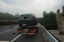 Model3 高速失速当事人向有关部门投诉：门都进不去，人都找不到