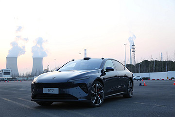 为什么说蔚来 ET7 重新定义了新时代的豪华车？