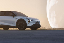 智駕玩終身制？39.98萬的集度ROBO-01要做 2023 年最強智能車？