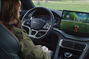 从奔驰到比亚迪，英伟达要统一智能汽车？| 硬核时间