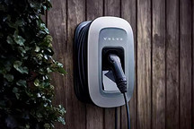 如果把汽车安全局限在交通事故环节，你就low了