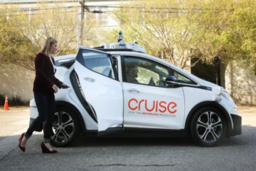 软银用钱投票，车企与谷歌打起未来出行之战