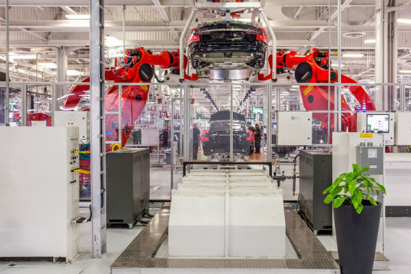 tesla-fremont-assembly-line.jpg