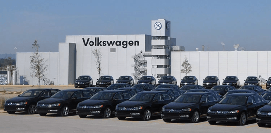 Volkswagen планирует построить новый завод в Северной Америке, чтобы составить конкуренцию Tesla