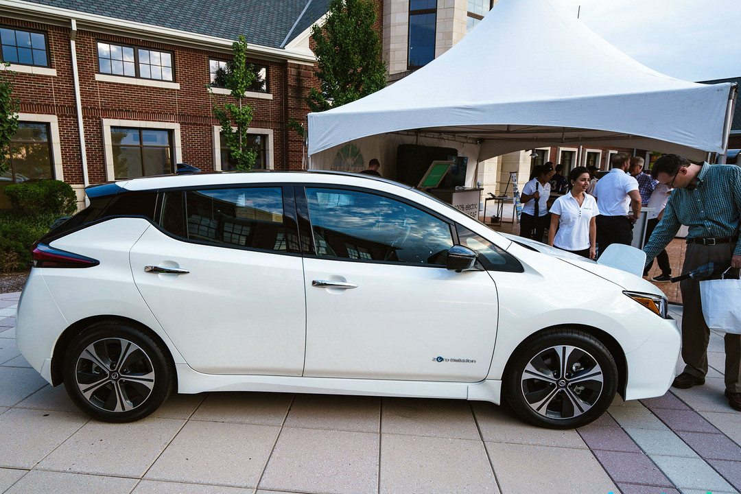 14-new-nissan-leaf-2018-sideview-wheels-rims-profile-design-national-drive-electric-week-bridgewater-nj-39.jpg