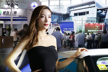 引领未来汽车新潮流 2018未来汽车展现场视频实录