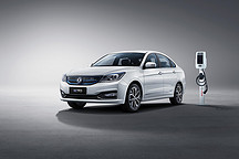 視頻說車|空間續(xù)航優(yōu)勢(shì)多多 純電動(dòng)中級(jí)車東風(fēng)風(fēng)神E70