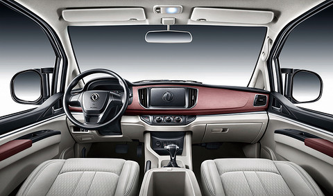 M5 EV-中控台.jpg