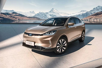 视频 |LOGO会发光的智能马 威马EX5亮相广州车展