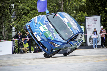 新车首秀 长安新能源逸动EV520亮剑CEVR