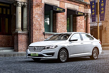 下調(diào)1萬(wàn)元 大眾首款純電動(dòng)車(chē)型朗逸純電上市 售價(jià)確定為14.89萬(wàn)元