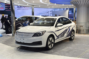 东风风神E70 600/D01 即将亮相2019成都车展