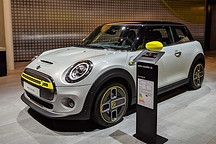 纯电动MINI Cooper SE NEDC续航235-270公里