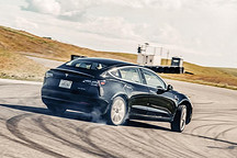 Model 3軌跡模式自選四驅/前驅/后驅形式
