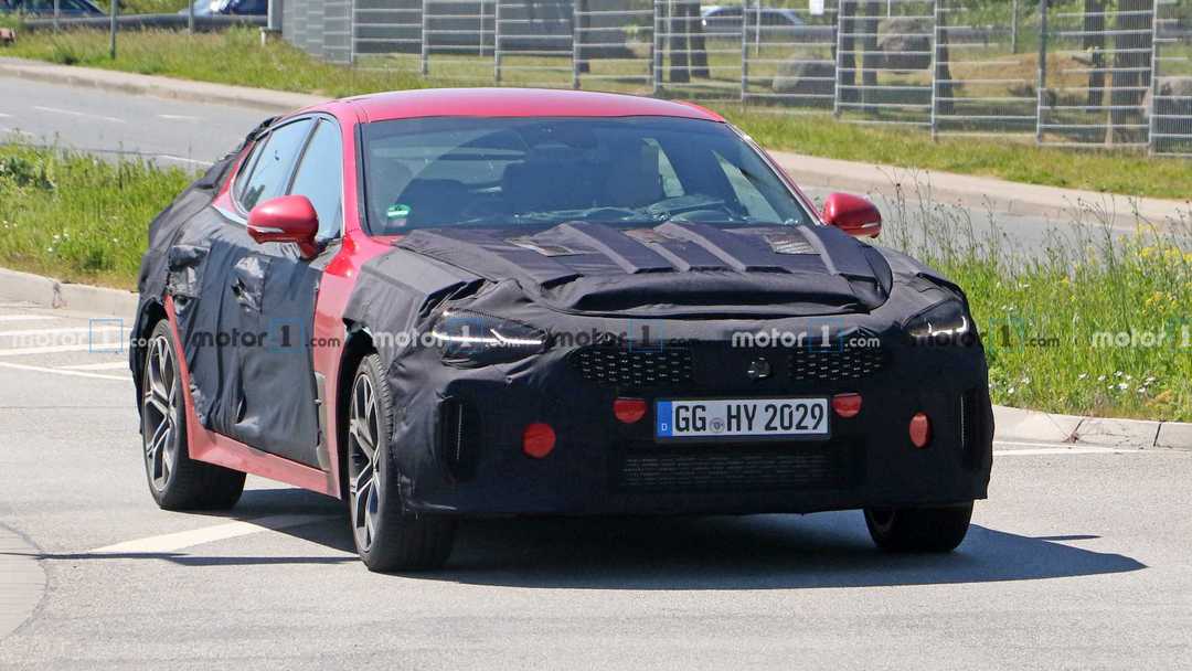 2021-kia-stinger-gt-facelift-spy-photo.jpg