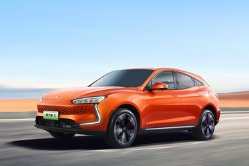 赛力斯5：绞杀续航焦虑兼顾性能的增程式SUV