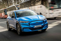 海外網(wǎng)友曝光 MACH-E購(gòu)車手冊(cè)內(nèi)頁(yè)