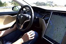 特斯拉最新安全報告：Autopilot系統比人類司機安全