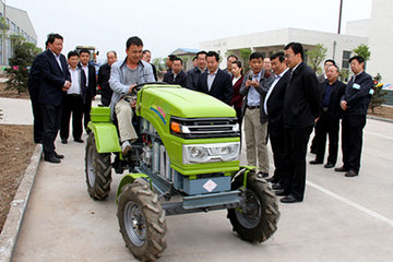 关于电动拖拉机驱动系统方案设计的分析