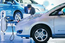 车市下行、电动车价格“不降反升”，消费者会买账吗？