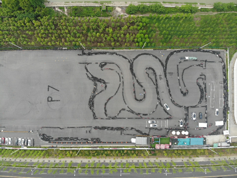 場(chǎng)地全景.jpg