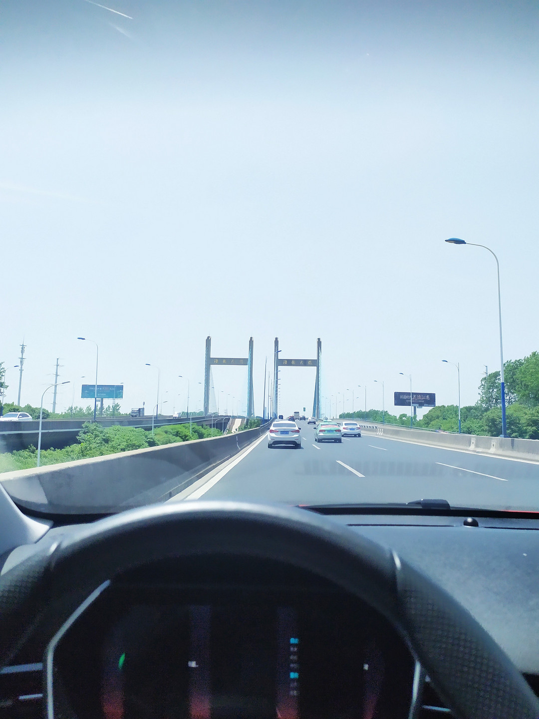 輔助駕駛外景.jpg
