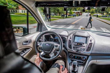 福特获得自动驾驶转向技术专利 可利用手机完成车辆转向操作
