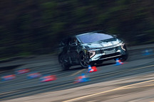 既然要挑战Model X，怎能没点硬货？