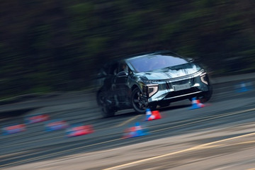 既然要挑戰(zhàn)Model X，怎能沒點(diǎn)硬貨？