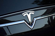 不按套路出牌的特斯拉，宁可降价牺牲眼前利润，也要履约建厂协议