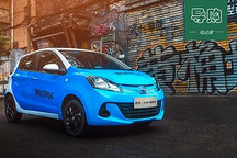 微型纯电王者之争，宏光MINI和奔奔E-Star怎么选？