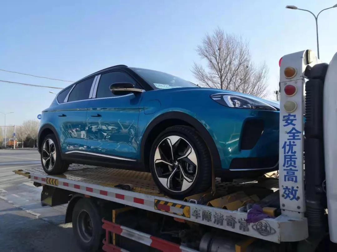 極狐阿爾法T提車記：上門交付很感動(dòng)，但有些拉胯體驗(yàn)不噴不快