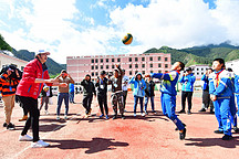 群山环绕的珠固乡小学：孩子们昂头的笑脸，爱很简单…