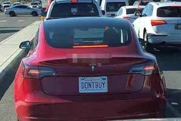 买BMW3还是Model3？看仙人打架！